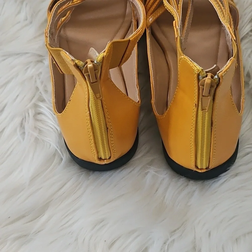 comfortview Women's Honey Mustard Zip Back Sandals